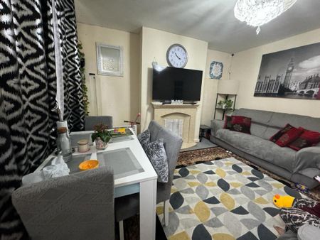 2 bedroom terraced house to rent - Photo 4