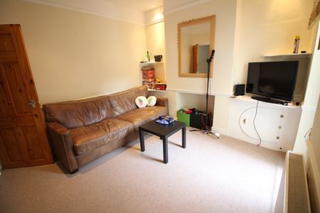 Hirwain Street, Cathays - Photo 2