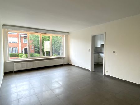 Izegemsestraat 8 / 1, 8800 Rumbeke - Photo 2