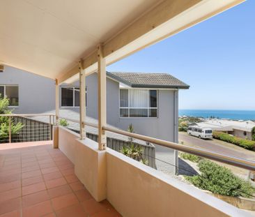 Three Bedroom Home with Ocean Views - Photo 6