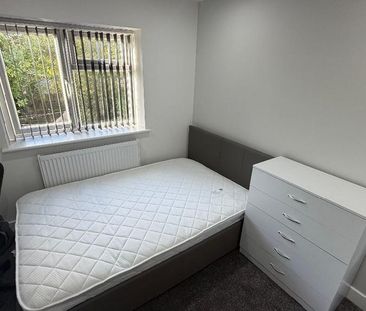1 bedroom in a house share to rent - Photo 5