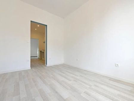 Location Appartement 1 pièces 24 m2 à Saint-Quentin - Photo 2