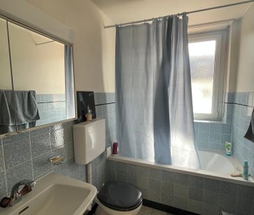 Sonnendurchflutete 1-Zimmer-Wohnung mit grossem Balkon im Iselin Quartier - Photo 3