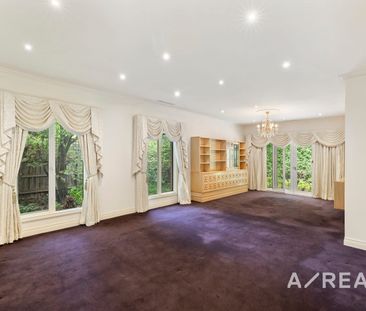 Spacious Single-Level Living in a Peaceful Caulfield North Location - Photo 5