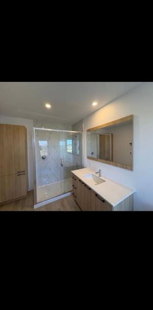 Grand 5 1/2 à louer- Saint-Dominique - Photo 1