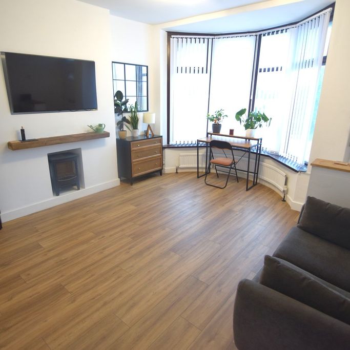 To Let 3 Bed Semi-Detached Bungalow - Photo 1