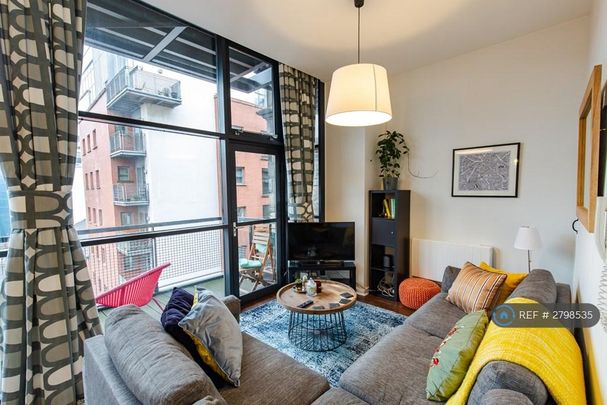 2 bedroom flat to rent - Photo 1