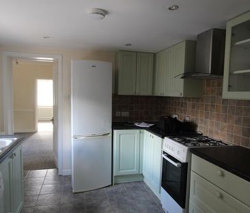 2 bedroom ground floor flat to rent - Photo 4