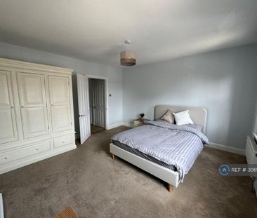 1 bedroom in a house share to rent - Photo 3