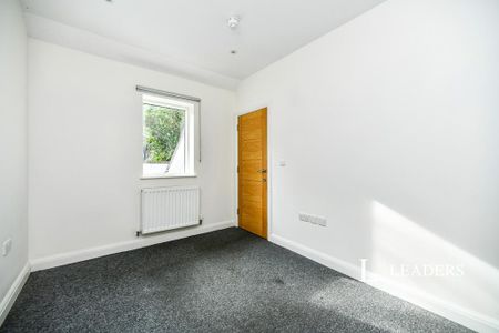 3 bedroom end of terrace house to rent - Photo 2