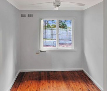 DELIGHTFUL PRESENTED HOME - Photo 2