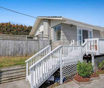 Spacious 3 bedroom home in the heart of the No... - Photo 2