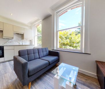 Apt 7, 27 Hyde Terrace - Photo 2