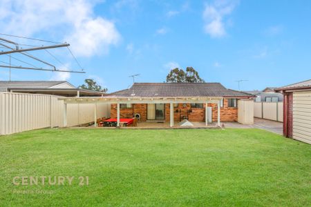 Lovely 3 Bedroom Home - Photo 2
