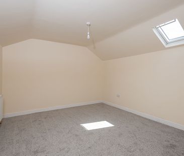 4 bedroom Terraced House to rent - Photo 4