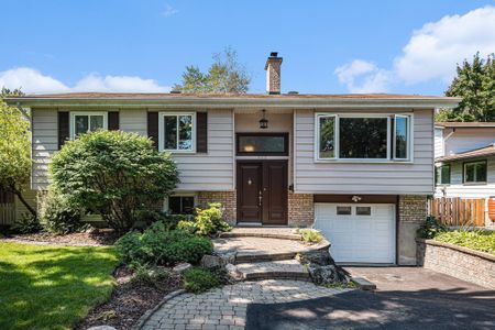 For Lease - 560 Buchanan Crescent, Beacon Hill North - South and Area, Ontario - Photo 4