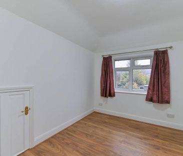 5 bedroom detached house to rent - Photo 2