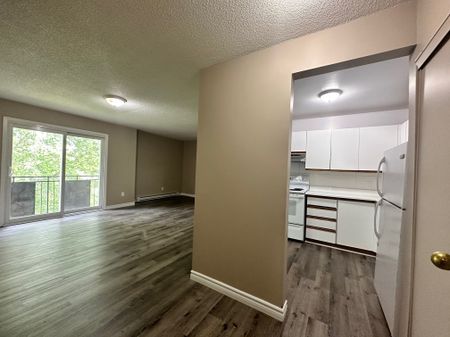 For Lease - 9 Lowndes Avenue Unit# 1, Georgina, Ontario - Photo 2