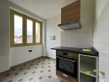 Location Appartement 4 pièces 71m² ST LEONARD DE NOBLAT 87400 - Photo 3