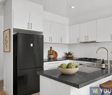 Light-Filled Living with Space, Comfort & Convenience! - Photo 5