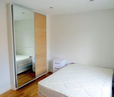4 bedroom terraced house to rent - Photo 5