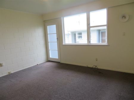 Neat and tidy bedit. - Photo 5