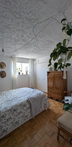 4-1/2 + 1 grand local (buanderie et rangement) - Photo 1