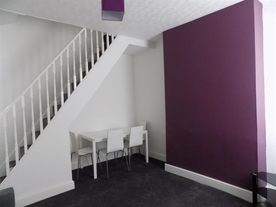 3 bedroom private hall to rent - Photo 1