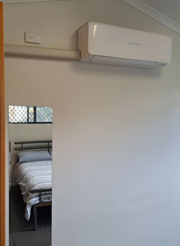 Fully Furnished granny flat - Photo 3
