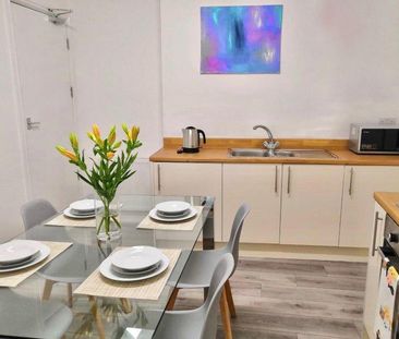 1 bedroom in a house share to rent - Photo 4