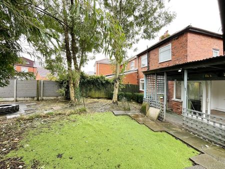 2 Bed Semi-Detached House, Fernlea Avenue, OL1 - Photo 2