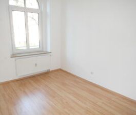 Neundorfer Str. 41, Wohnung 1 ~~~ Balkon, Tageslichtbad mit Wanne und Dusche, Abstellraum, Keller - Foto 3