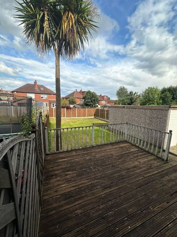 3 Bed Semi-Detached House, Ring Road, LS15 - Photo 4