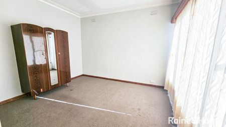 4-Bedroom Home in Good Location! - Photo 3