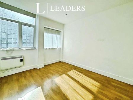 Victoria Avenue, Southend-on-sea, Essex, SS2 - Photo 2