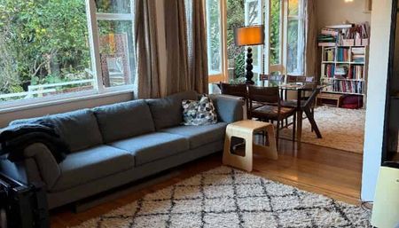 Gorgeous 2 Bedroom Top Flat in Mahina Bay - Photo 5