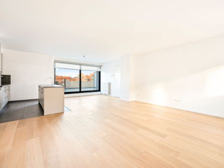 Ruim duplex appartement met zonnig terras in hartje schoten te huur! - Photo 2