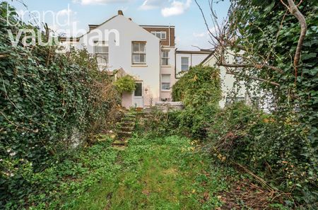 4 bedroom terraced house to rent - Photo 5