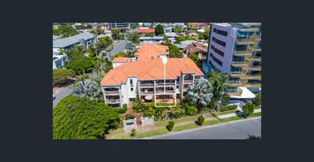 2 bed, 2 bath, 2 car ground floor apartment with pool. - Photo 3