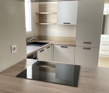 Location Appartement 2 pièces 50m² ST RAPHAEL 83700 - Photo 2