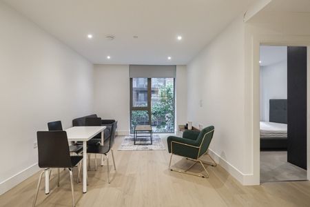 1 Bed Flat, Salisbury House, SW11 - Photo 2