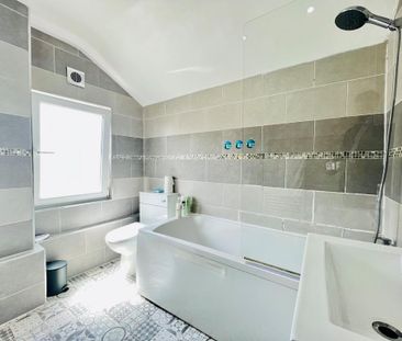 3 bedroom terraced house to rent - Photo 4