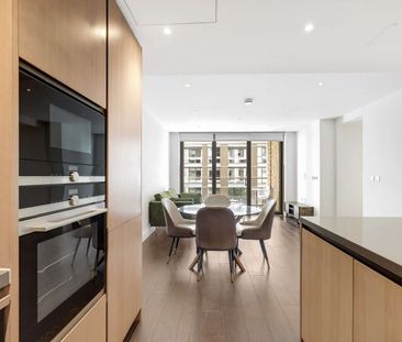 Spacious two-bedroom apartment with balcony in Battersea - Photo 4