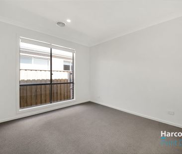 Modern Family Home in Prime Werribee Location!! - Photo 1