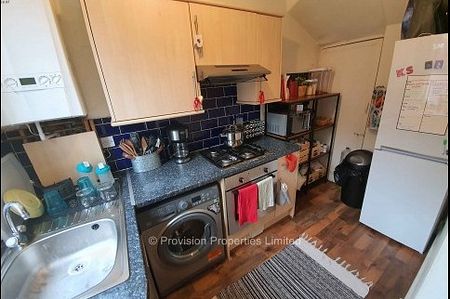 2 Bedroom House Hyde Park Leeds - Photo 3