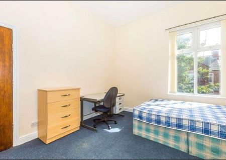 4 bedroom terraced house to rent - Photo 4