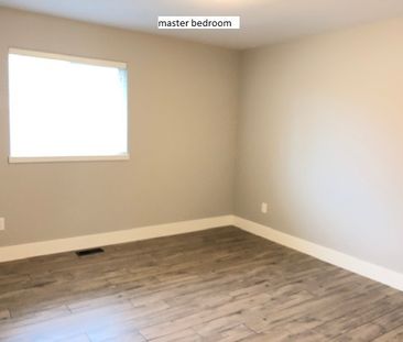 Beautiful Executive 4 Bedroom Home – Ladysmith - Photo 1