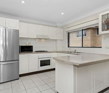 Bright 2 Bedroom Unit - Photo 4