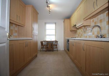 2 bedroom property to rent in Gourock - Photo 2