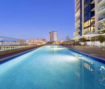 Amenity rich, lakeside living. - Photo 3